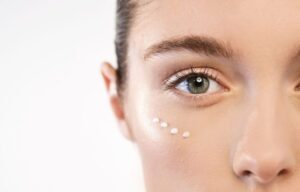 پف زیر چشم و راهکارهای رفع آن