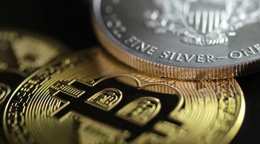 نقره از بیت‌کوین پیشی گرفت! آیا زمان تغییر استراتژی فرا رسیده؟